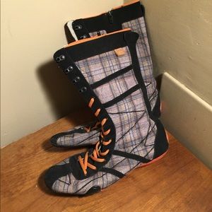 Gioseppo boots. Plaid. Sporty punk.